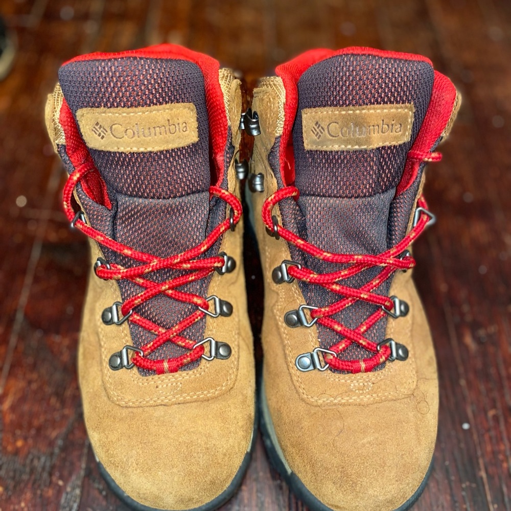 Columbia Hiking Boots size 7 1/2